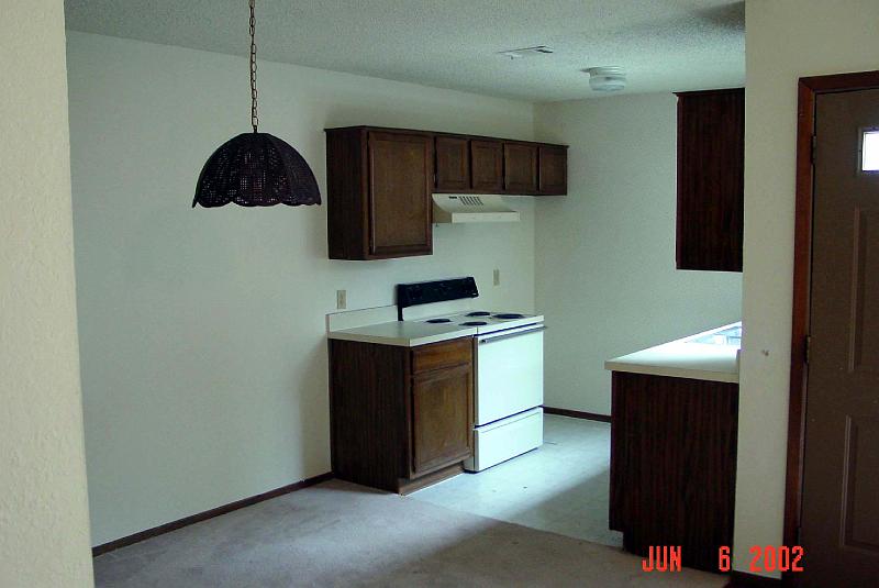 kitchen smaller.jpg -                                